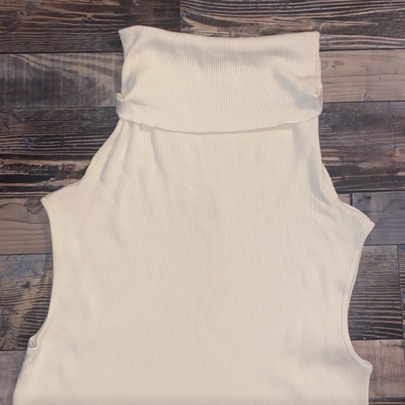 Zara Cream Sleeveless Ribbed Turtleneck Sweater Dress size Medium - Picture 3 of 5